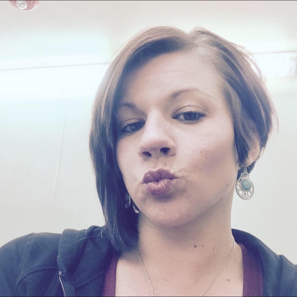 Meet your Posher, Alicia